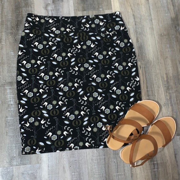 LULAROE - Patterned Cassie Skirt
